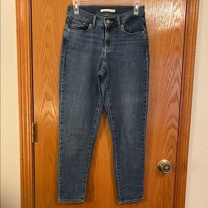Levi's Dark Blue Cropped Jeans